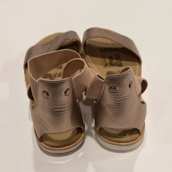 Sorel Women's Sandals in Tan and Gold - Picture 3 of 5